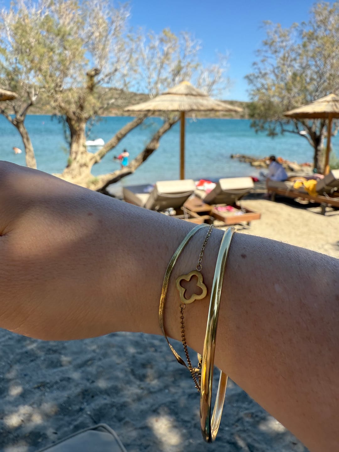 Customer photo review of Classic Clover Bracelet
