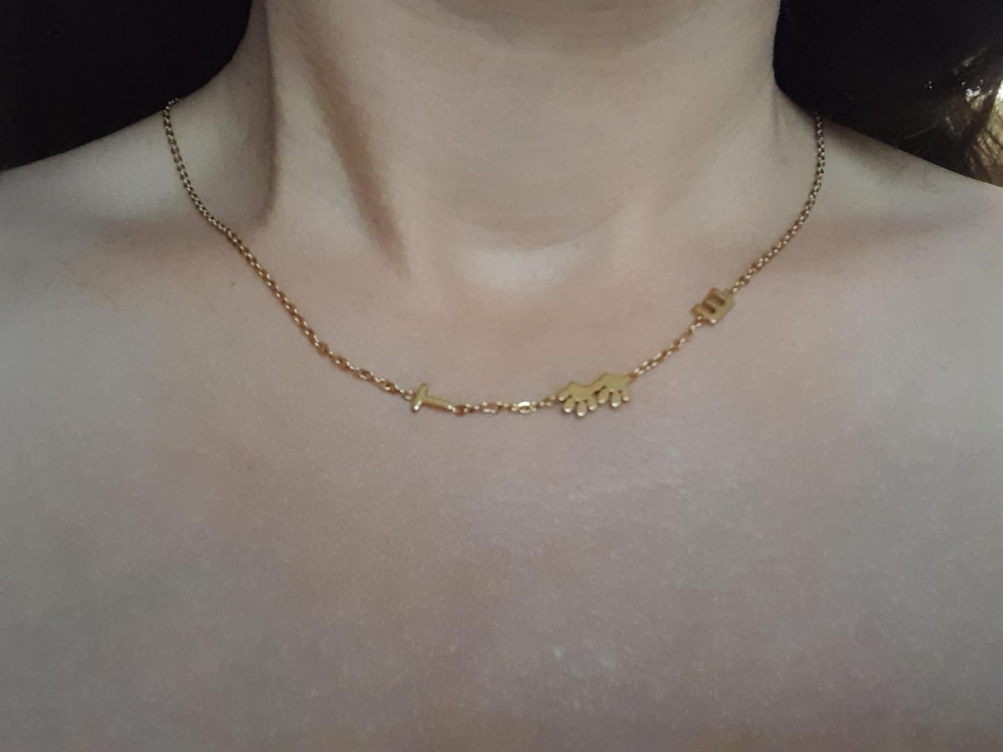 Customer photo review of Egyedi, oldalirányú, monogramos nyaklánc