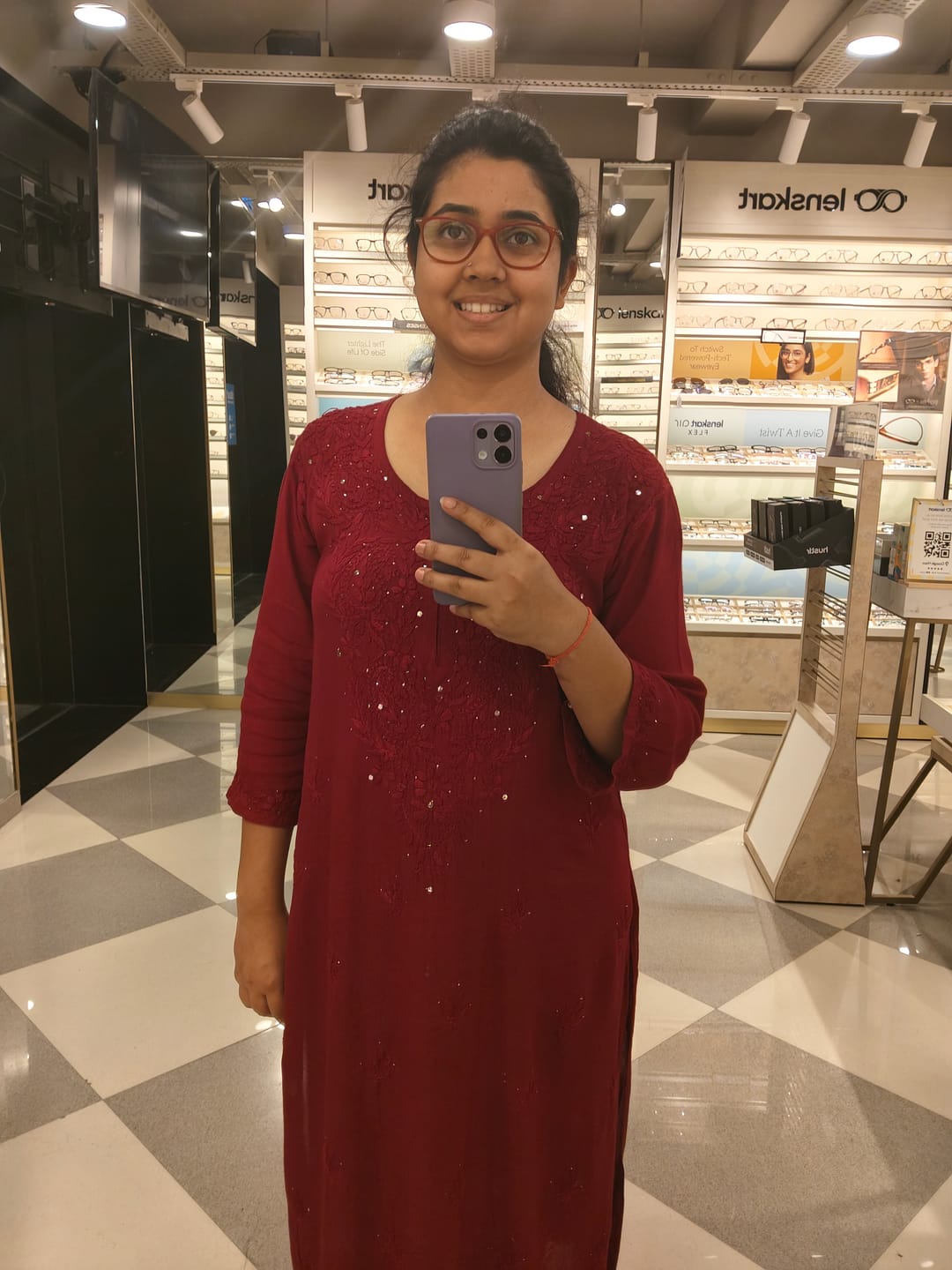 Customer photo review of Maroon Rayon mukaish Long Kurta