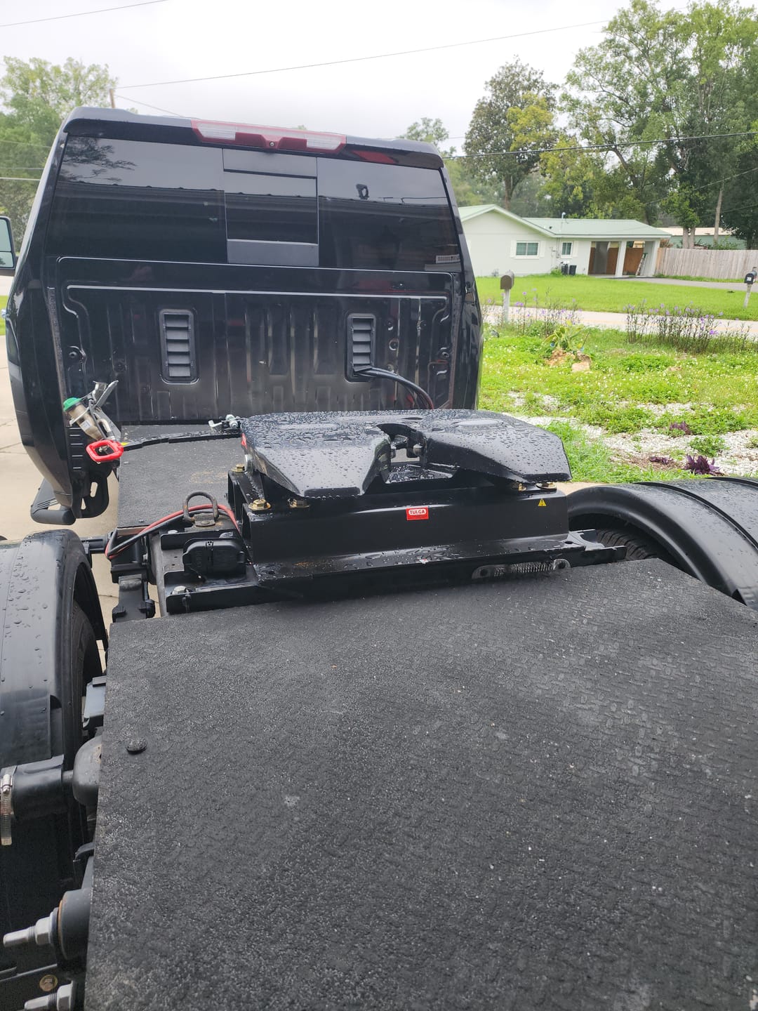 Customer photo review of Bolts, Nuts and Washer Set For T10 Fifth Wheel Hitch Pedestals Nylon Insert Locking Nut