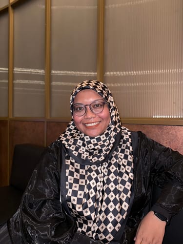 Customer photo review of Monogram Square (Black)