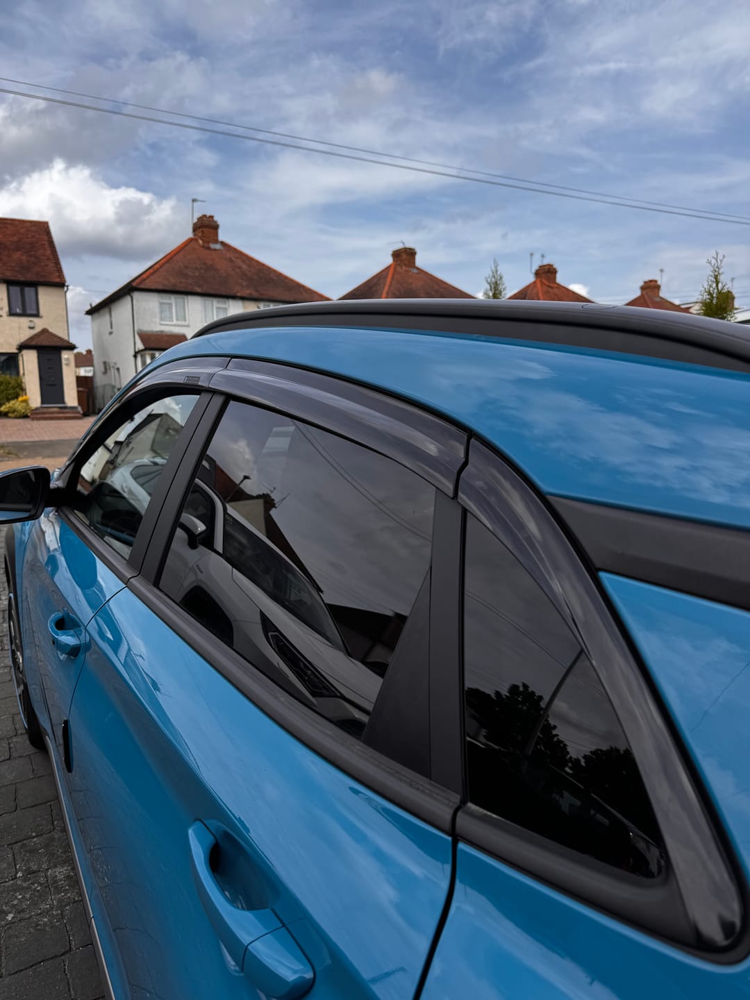 Customer photo review of Auto Clover Wind Deflectors Set for Hyundai Kona 2017 - 2023 (6 pieces)