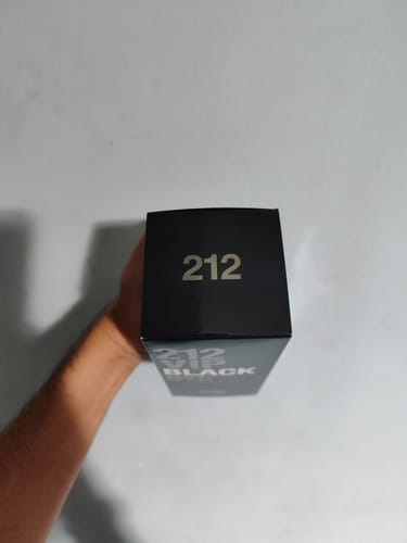 Customer photo review of Perfume Carolina Herrera 212 Vip Black NYC Elixir EDP 100ml