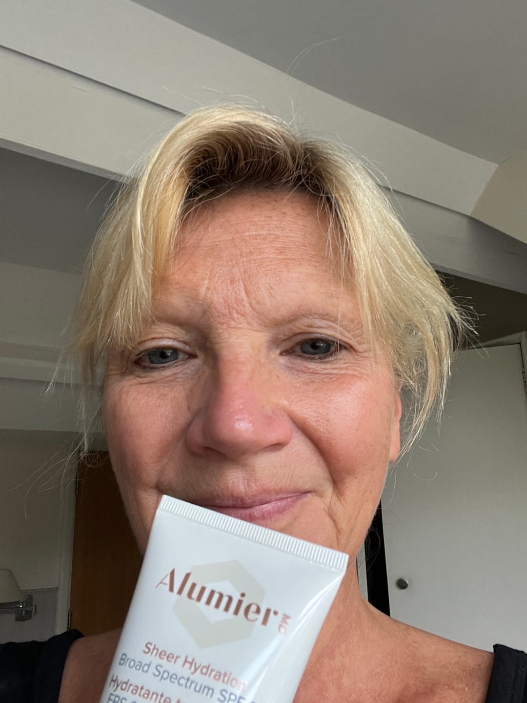 Customer photo review of Alumier Sheer Hydration Broad Spectrum SPF 30 (Versatile Tint) (60ml)