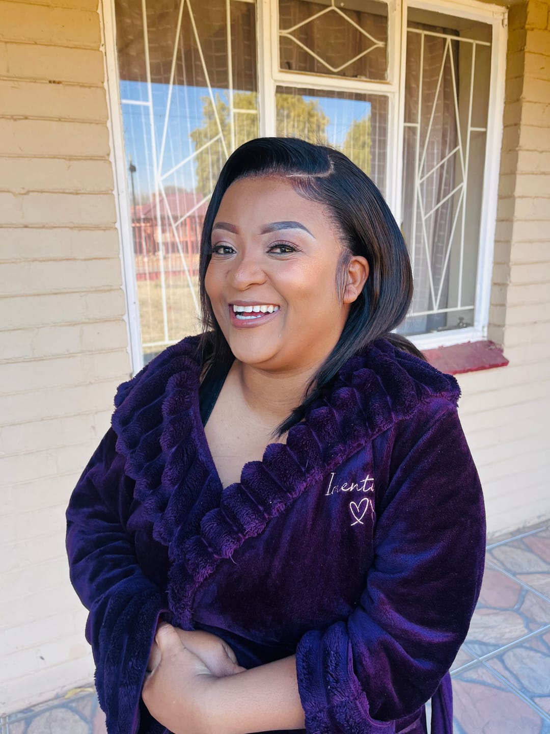 Customer photo review of Wear And Go Pre-Bleached Double Drawn Bob With 7 X 5 Closure
