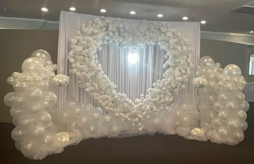 Customer photo review of 8ft White Rose Flower Wall Romantic Atmosphere Heart Shaped Wedding Decoration Indoor