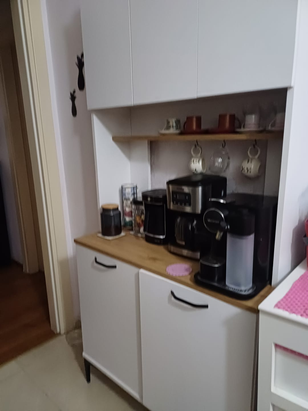 Customer photo review of Rani JE192 Çok Amaçlı Dolap 5 Kapaklı Kiler Mutfak Dolabı Beyaz - Sepet Ceviz
