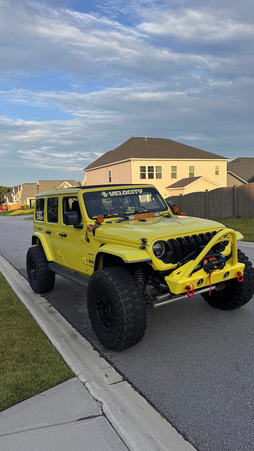 Customer photo review of Slot, Trim & Chin Customization/Raptorize Add-on for 24 Jeep JL/JT Grille