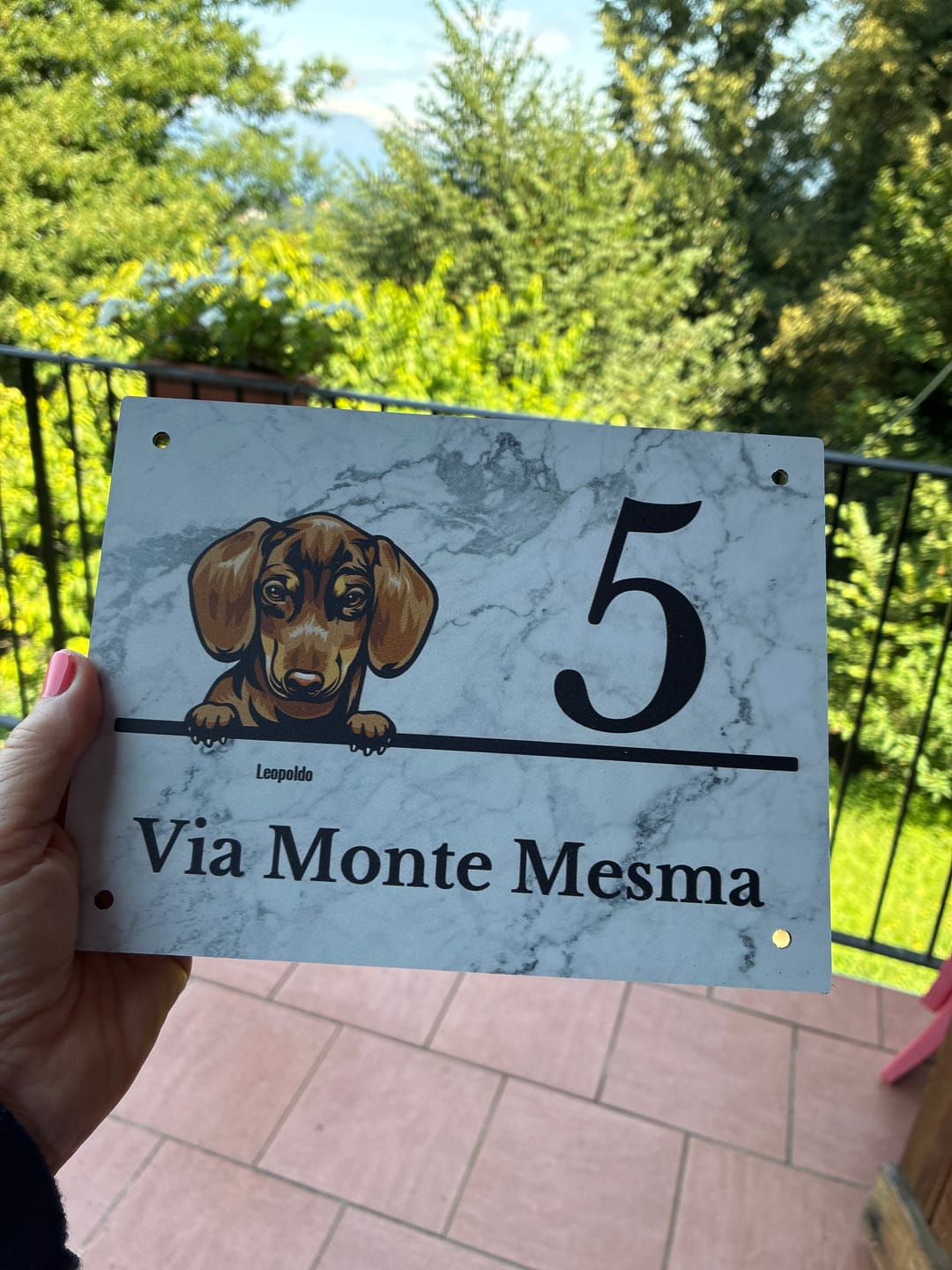 Customer photo review of Numero civico effetto marmo - Targa per porta personalizzata