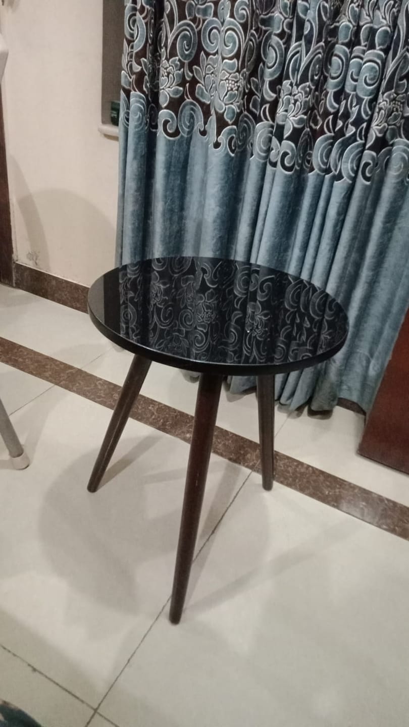 Customer photo review of Little Luxury Round Table - 1481
