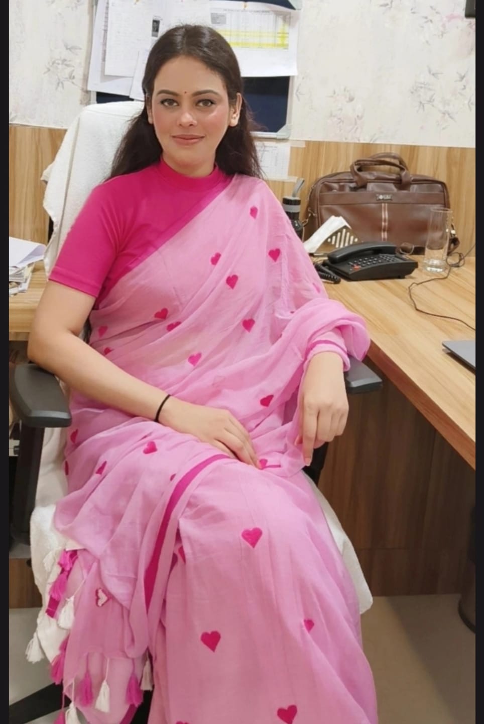 Customer photo review of Pink Love Mulmul Cotton Saree