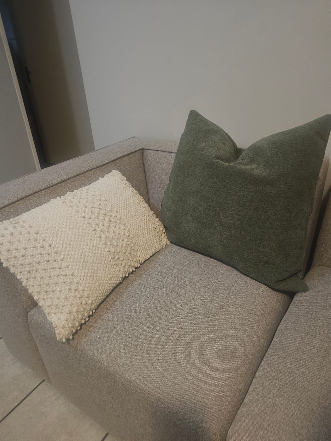 Customer photo review of Zola Corner Connect