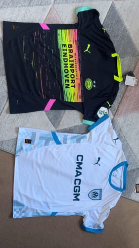 Customer photo review of 2024/25 Mystery Football Shirt Box