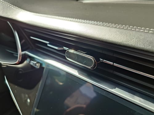 Customer photo review of Smul™ Black Metal Car Diffuser Starter-Kit