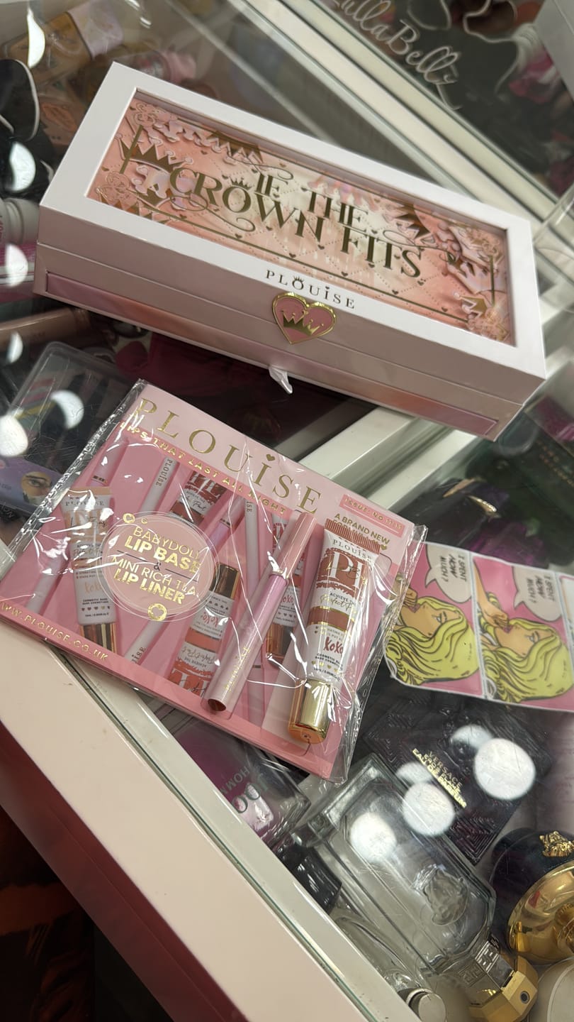 Customer photo review of Lips That Last All Night Magazine June Addition