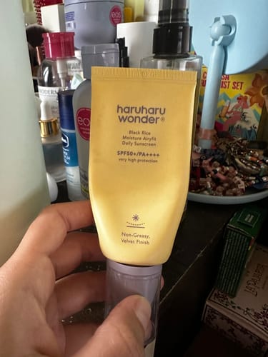 Customer photo review of Black Rice Moisture Airyfit Sunscreen