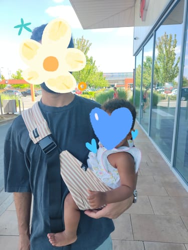 Avis photo d'un client sur Porte-bébé MomSwing - St Tropez