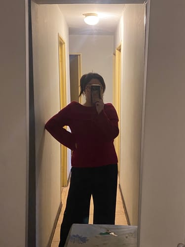 Customer photo review of SWEATER BELLA ROJO