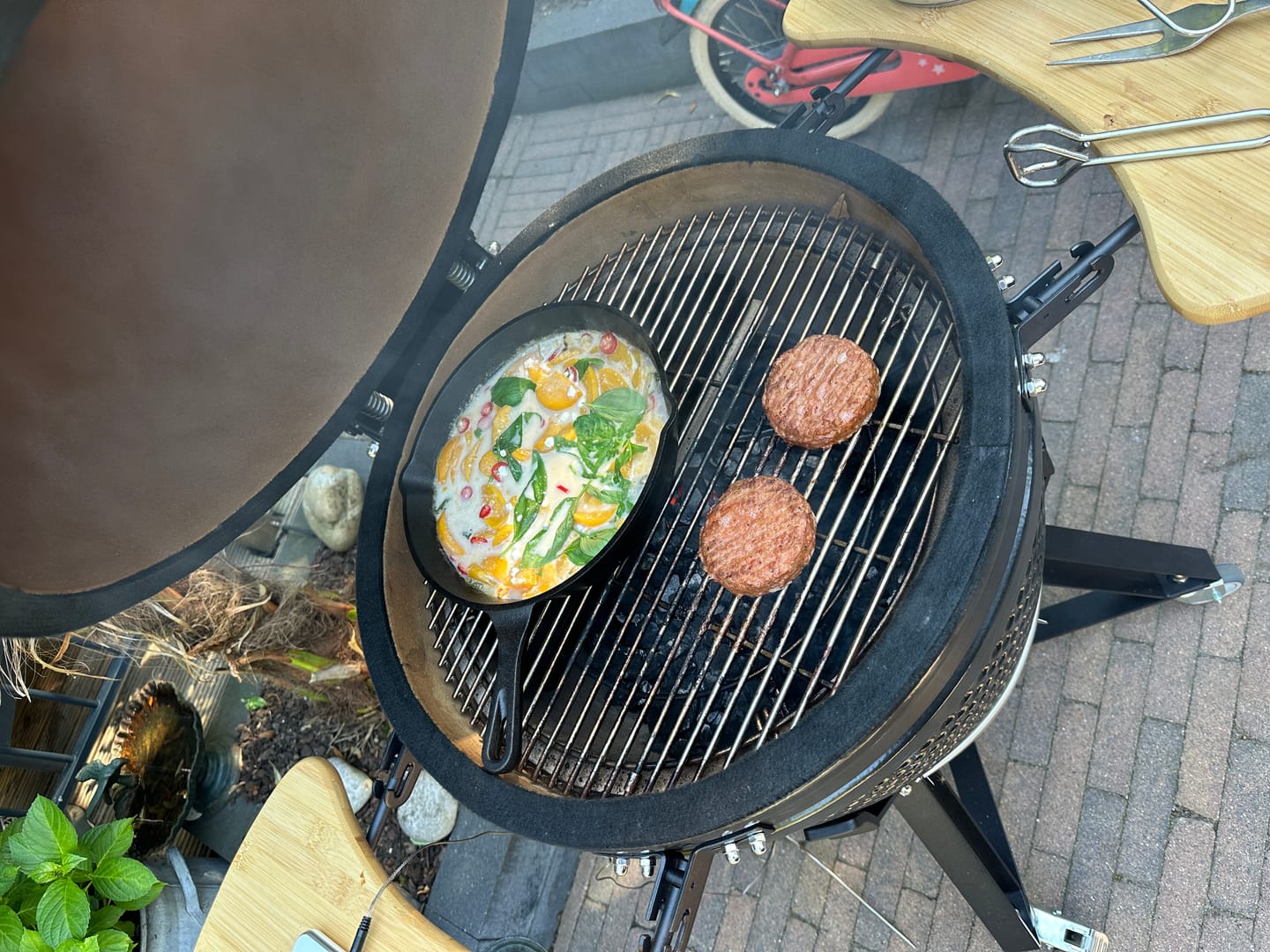 Customer photo review of Blackwell Pannenset Gietijzer 4-Delig Koekenpan 16, 20 & 25 cm & Grillplaat ø 30 cm - geschikt voor alle warmtebronnen - zonder anti-aanbaklaag
