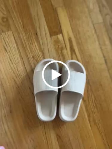 Customer video review of The Cloudies ™ - Orthopedic Slippers With Extra Compressible Thick Sole