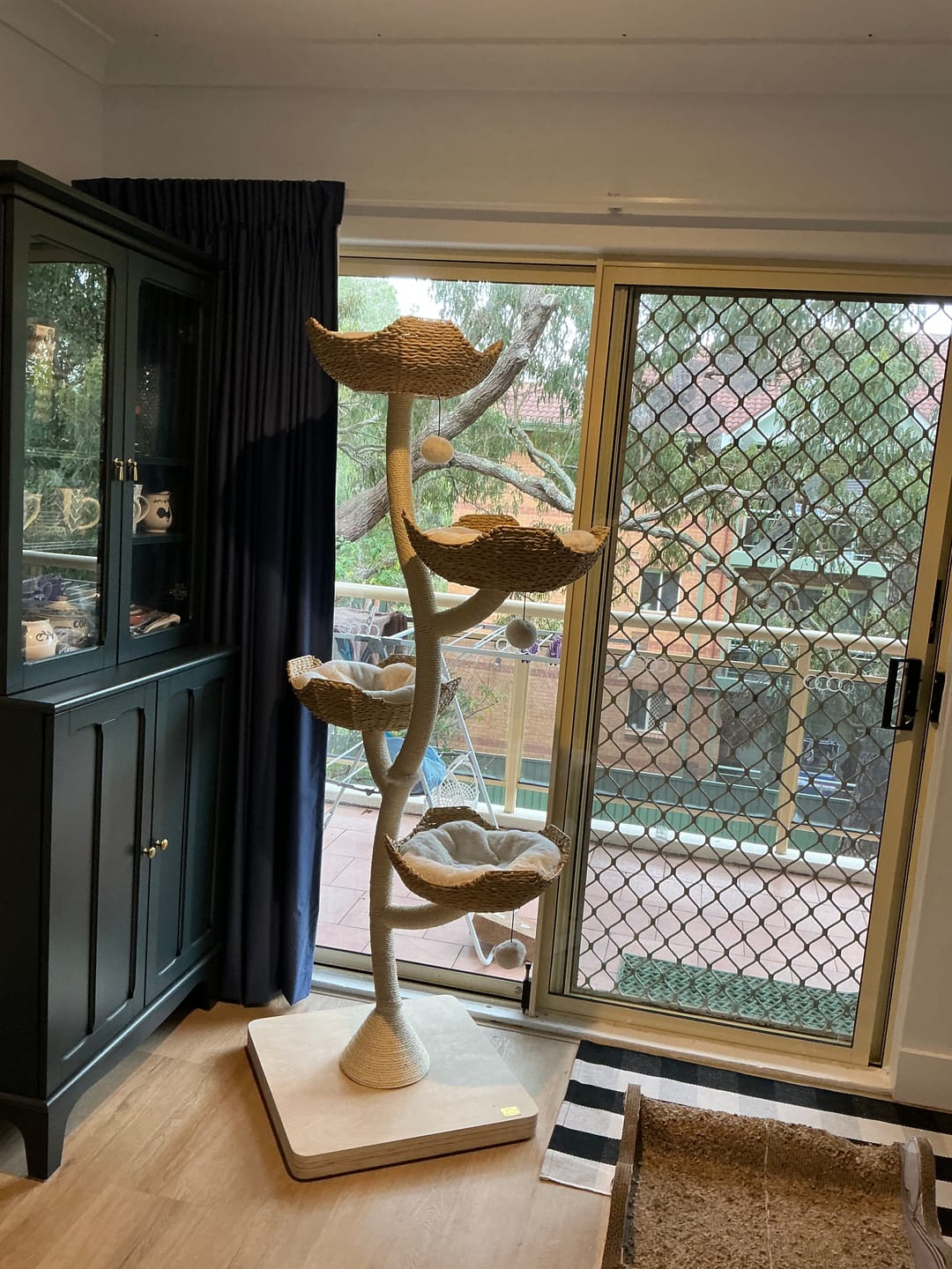 Customer photo review of MICHU Ivy Cat Tower Deluxe 4-Tier Designer Tall Cat Tree