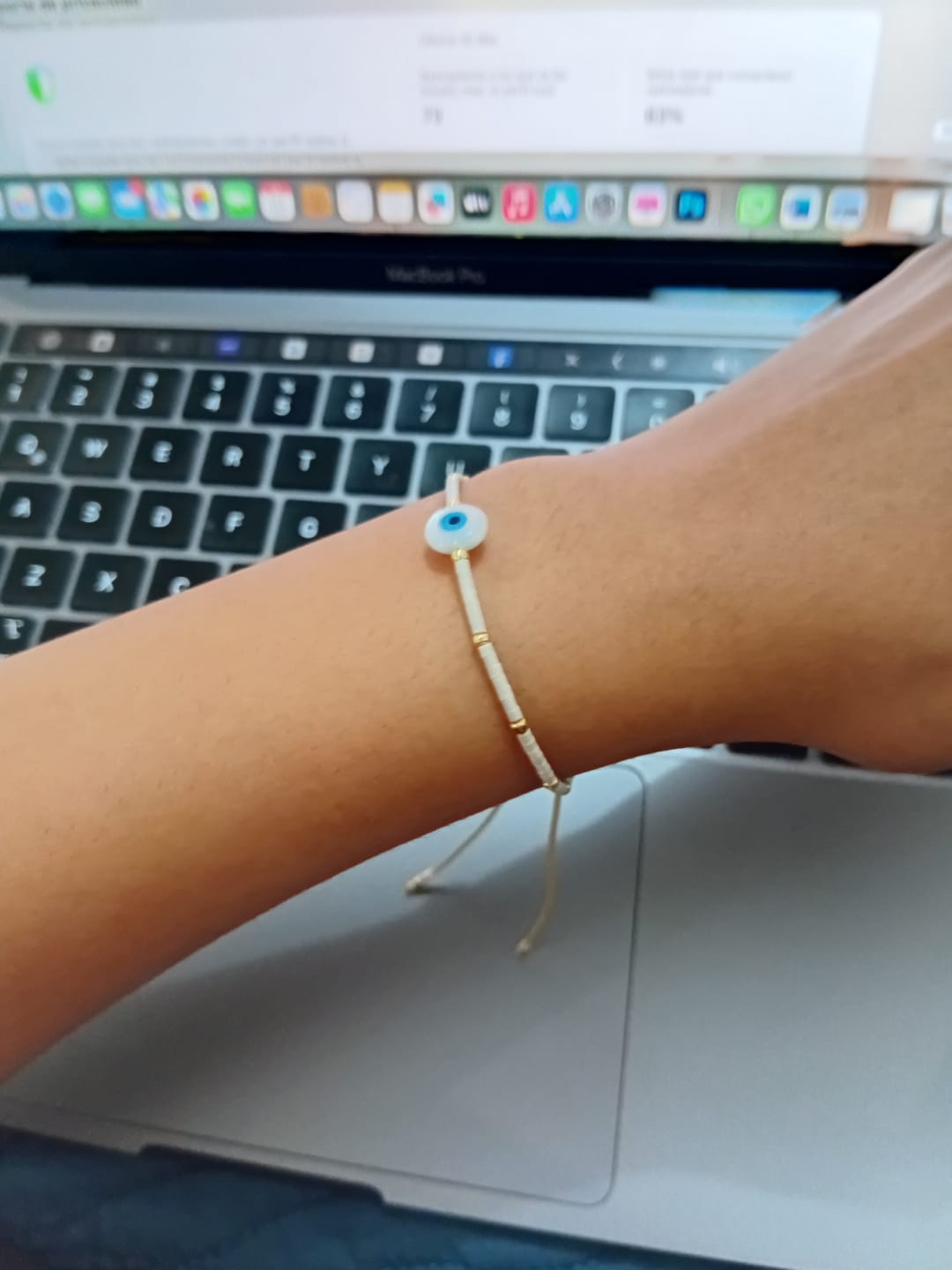 Customer photo review of Pulsera Chaquiras Con Ojo Turco