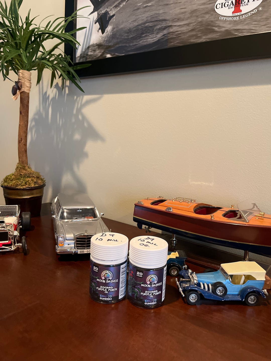 Customer photo review of Purple Punch OG D9 Gummies