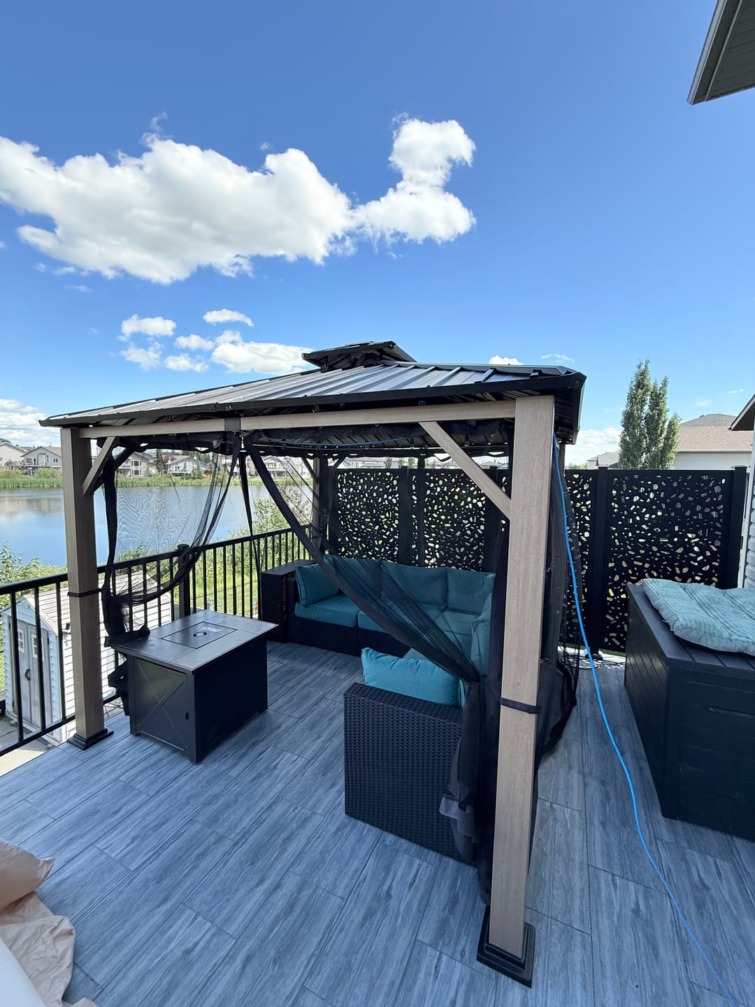 Customer photo review of Privacy Screen (River Rock)