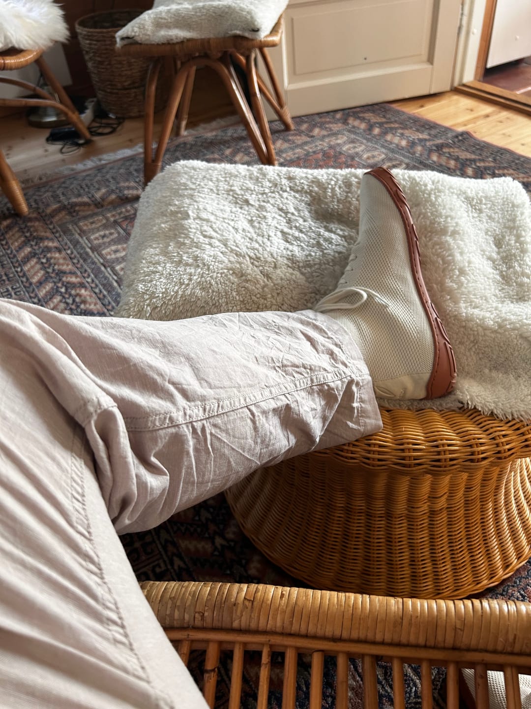 Customer photo review of Vaistoa Iloa Mid korkeavartiset paljasjalkatennarit