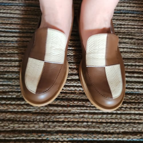 Customer photo review of "Twist Loafers, Brown"