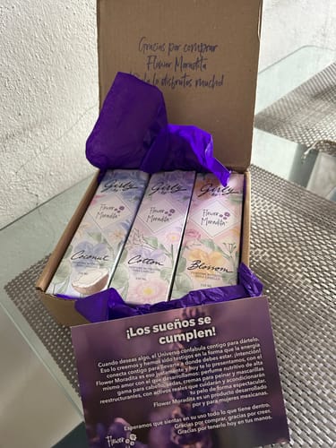 Customer photo review of Kit de 3 Perfumes Para Cabello Flower Moradita Girly