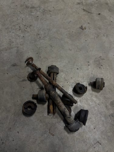 Customer photo review of 2001-2019 Duramax HD 0-2" Sway Bar End Links (KRSWEL02)