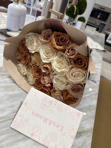 Customer photo review of Cappuccino Deluxe Rose Bouquet