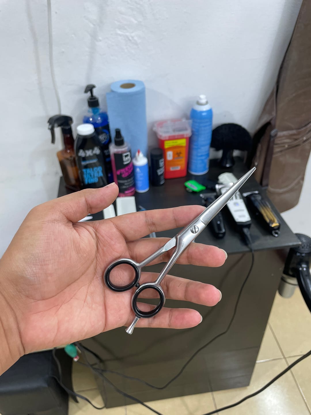 Customer photo review of Aashta - Tijeras Profesionales Titanio 5´5 pulgadas