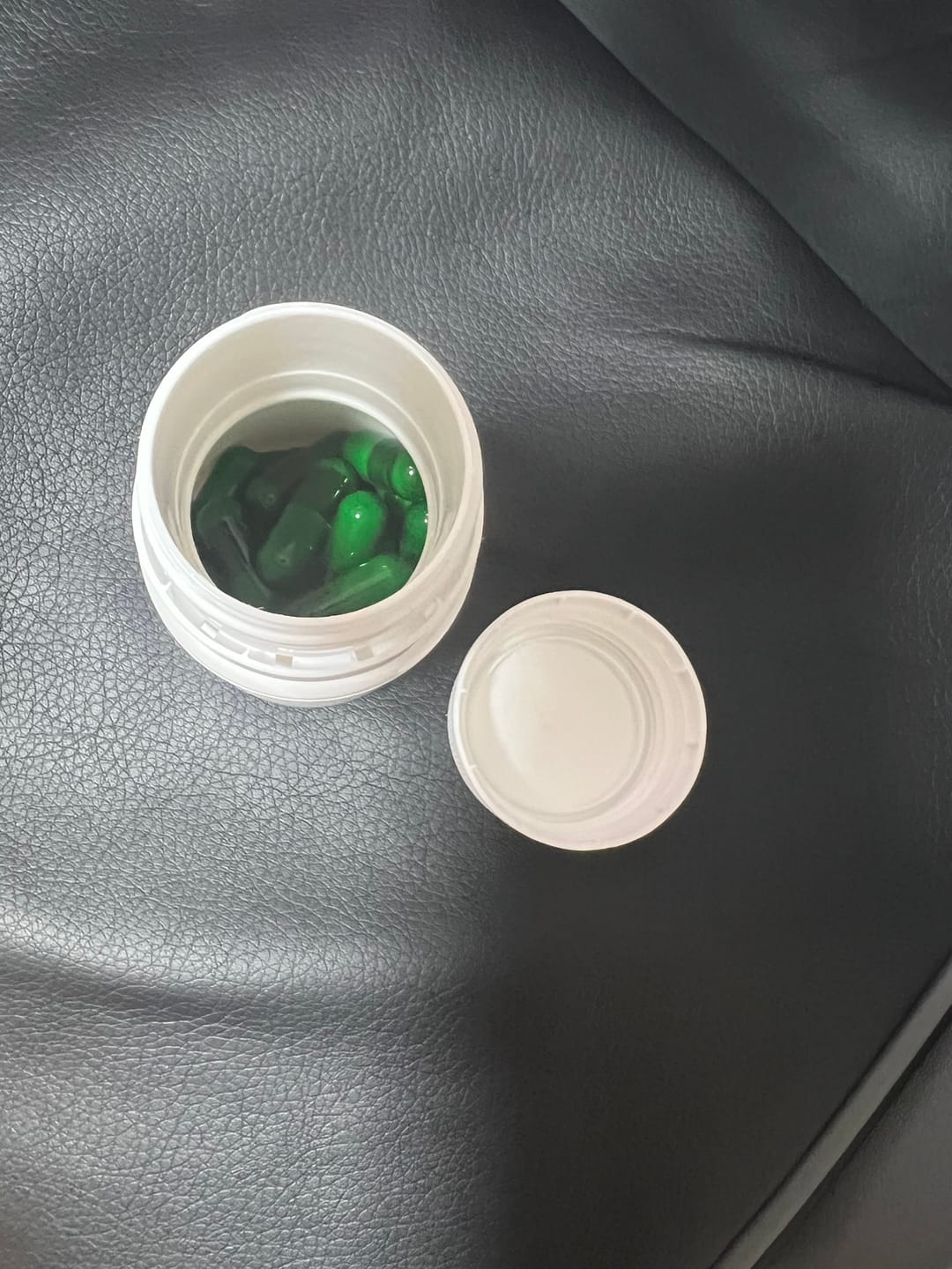 Customer photo review of ヘリオケア ウルトラD（飲む日焼け止め）