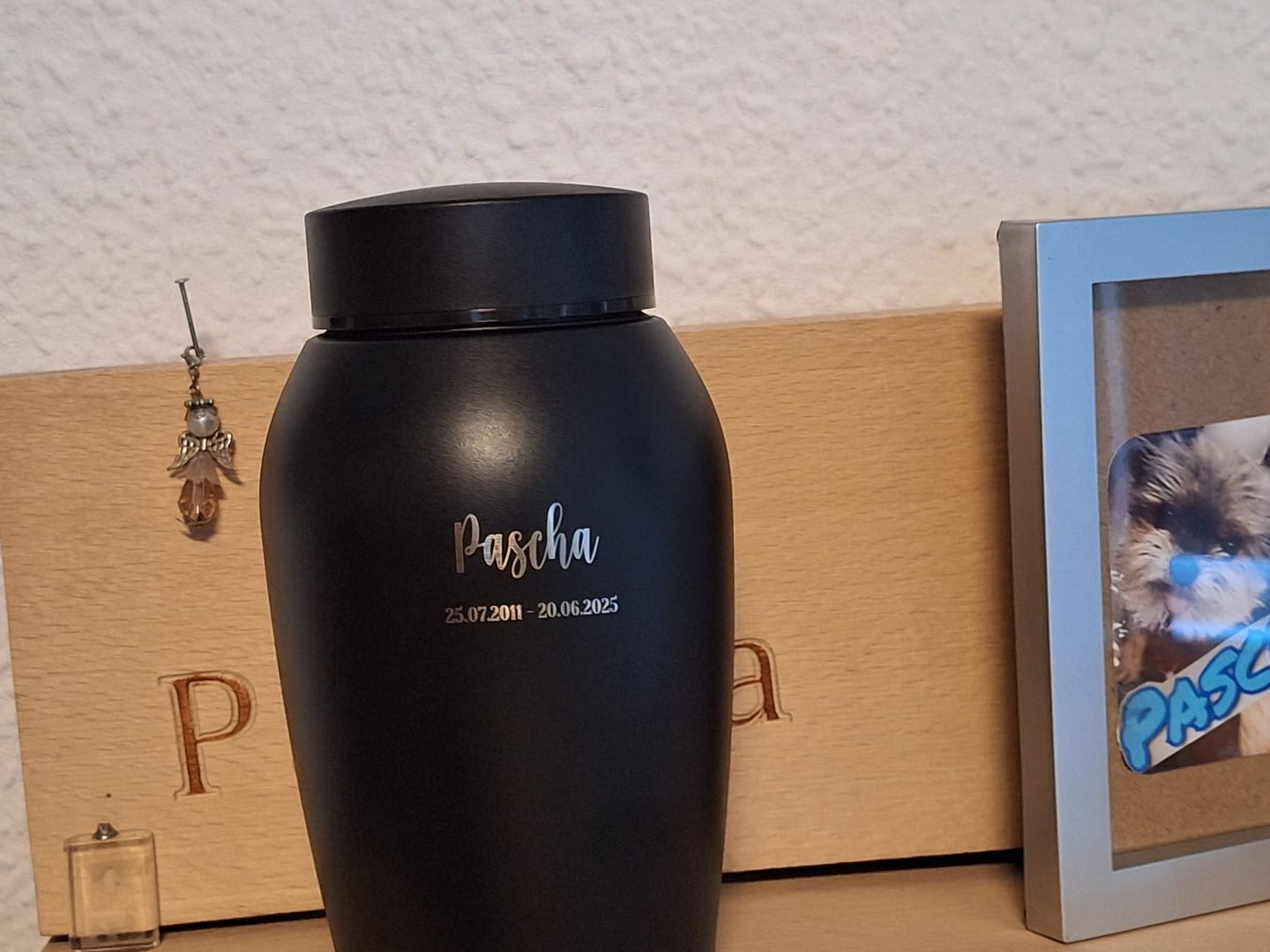 Customer photo review of Name mit Datum - Individuelle Urne