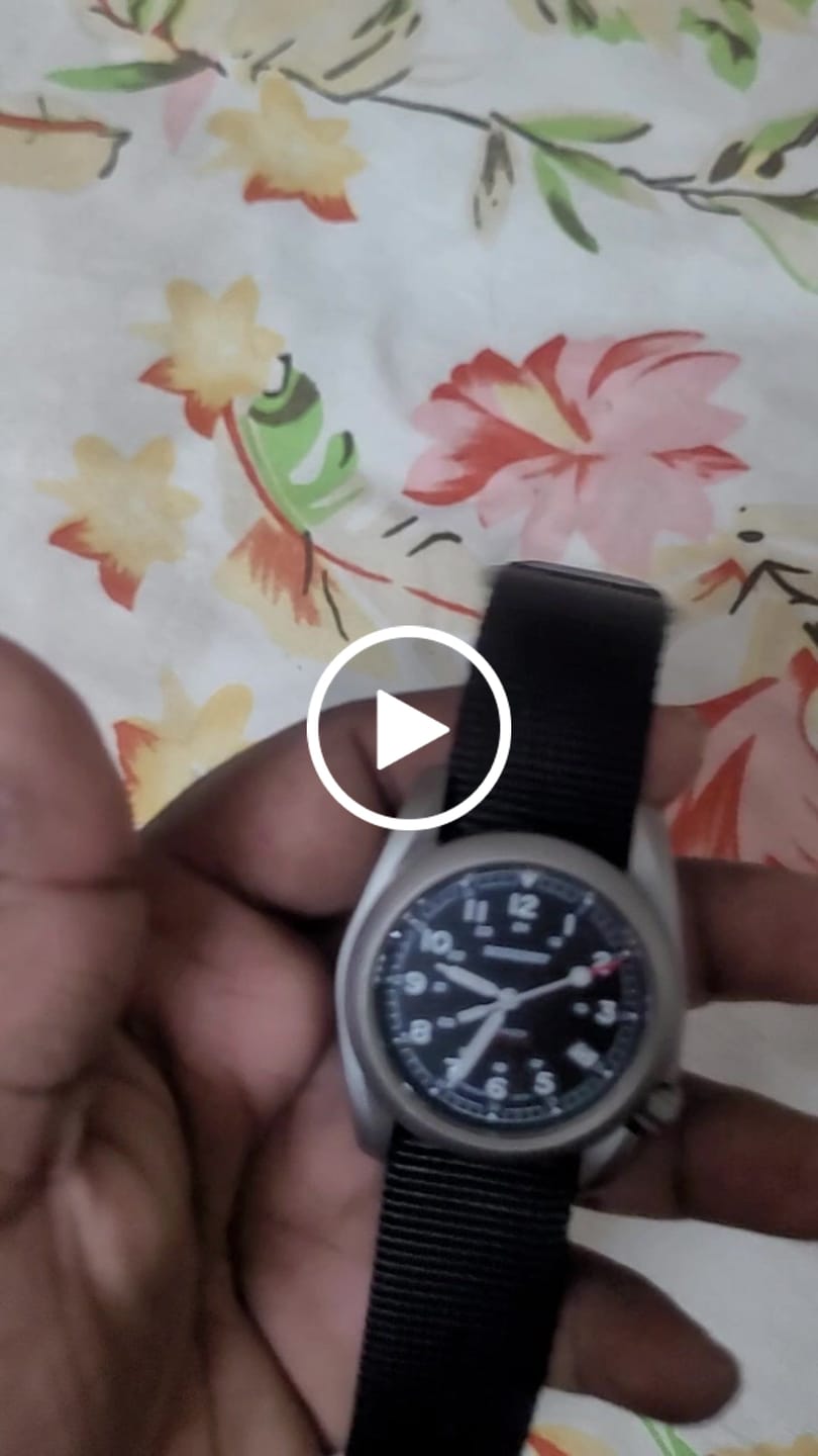Customer video review of VOYAGER - 100M Waterproof Titanium Automatic Field Watch | Black