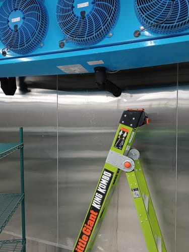 Customer photo review of Escalera de Fibra de Vidrio Multiposición 6' Tipo IAA King Kombo Little Giant 13610-001 (Demo)