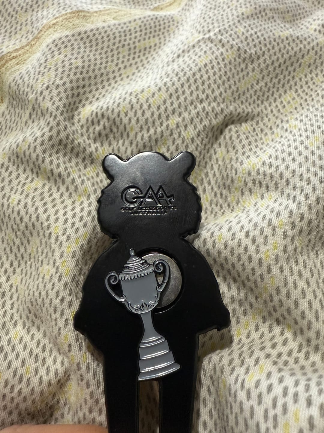 Customer photo review of Championship Tiger divot tool + ball marker & hat clip