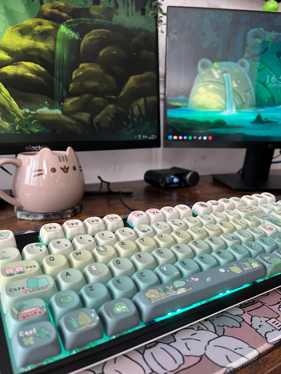 Customer photo review of KiiBOOM X Cosydiaries Rainy Froggy Day Keycap Set