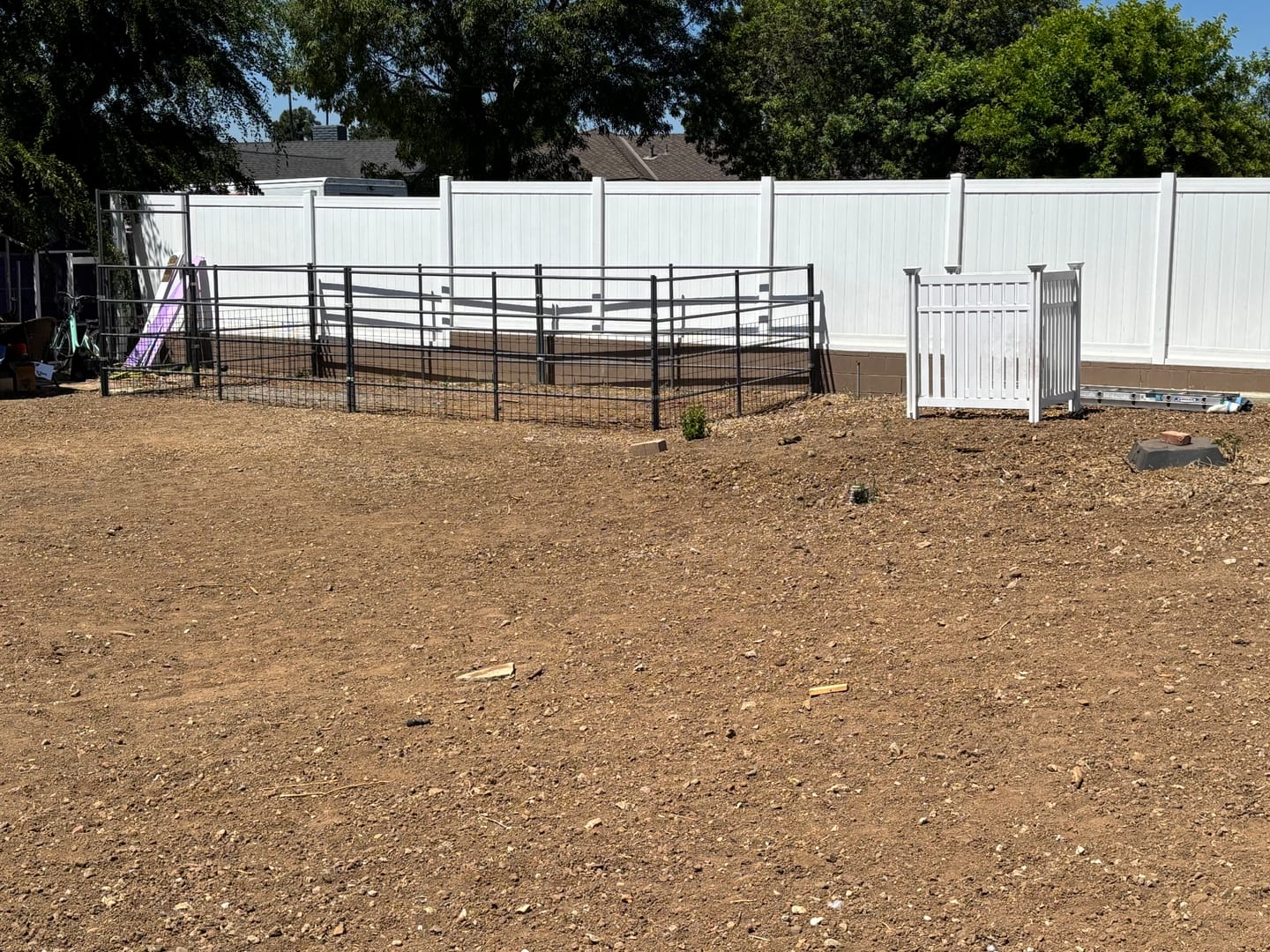Customer photo review of 1-5/8" Galvanized Panel Clamp for 1-5/8" Post - Heavy Duty