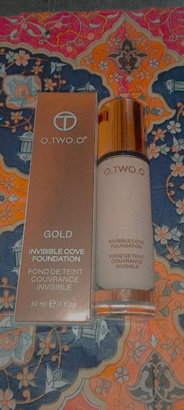 Customer photo review of O.TWO.O INVISIBLE COVER FOUNDATION