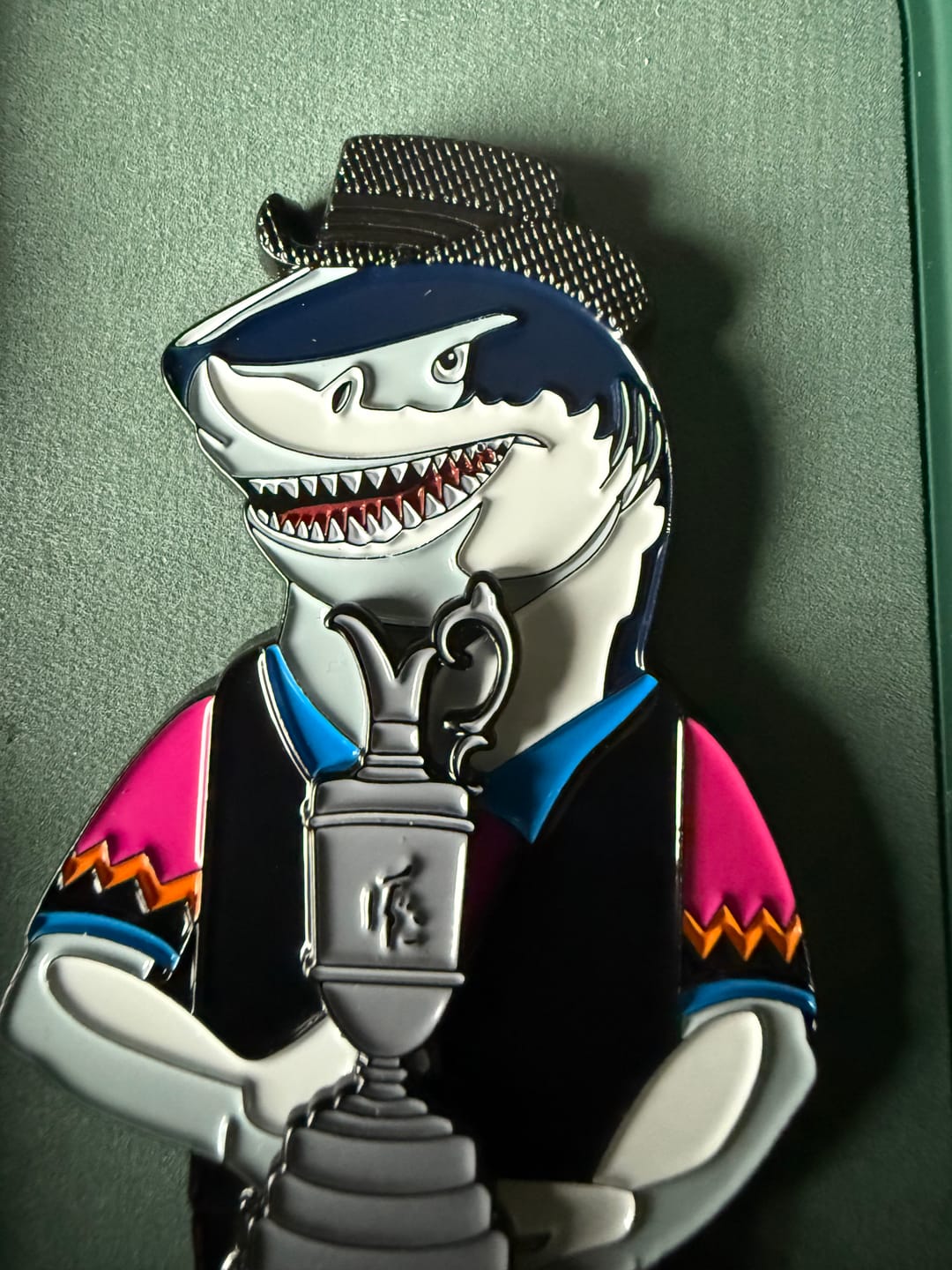 Customer photo review of Great White Shark divot tool + ball marker & hat clip