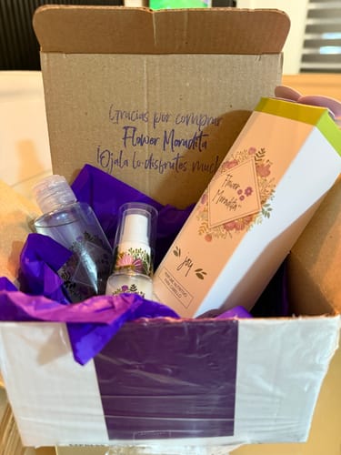 Customer photo review of Kit de 3 Perfumes Para Cabello Flower Moradita Girly