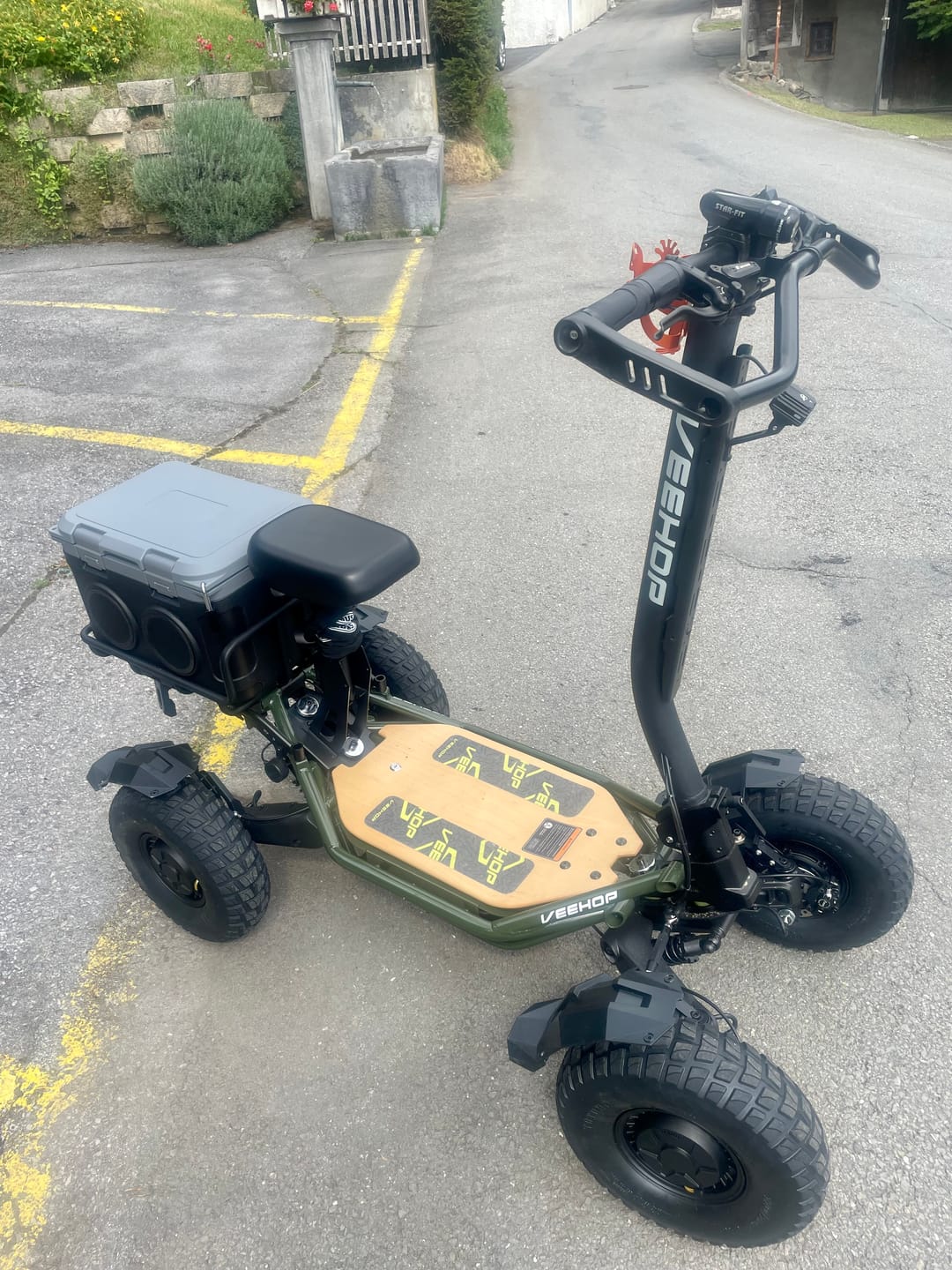 Customer photo review of Trottinette VEEHOP tout terrain à 4 roues motrices avec selle pliable 3200w / 6400w 40ah