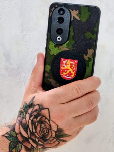 Customer photo review of KUWA - Kuoret omalla kuvalla koivuun painatettuna
