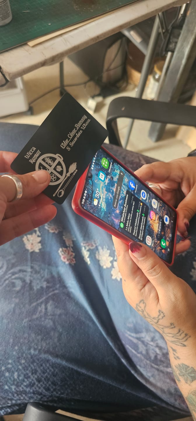 Customer photo review of Tarjeta de Metal Personalizada