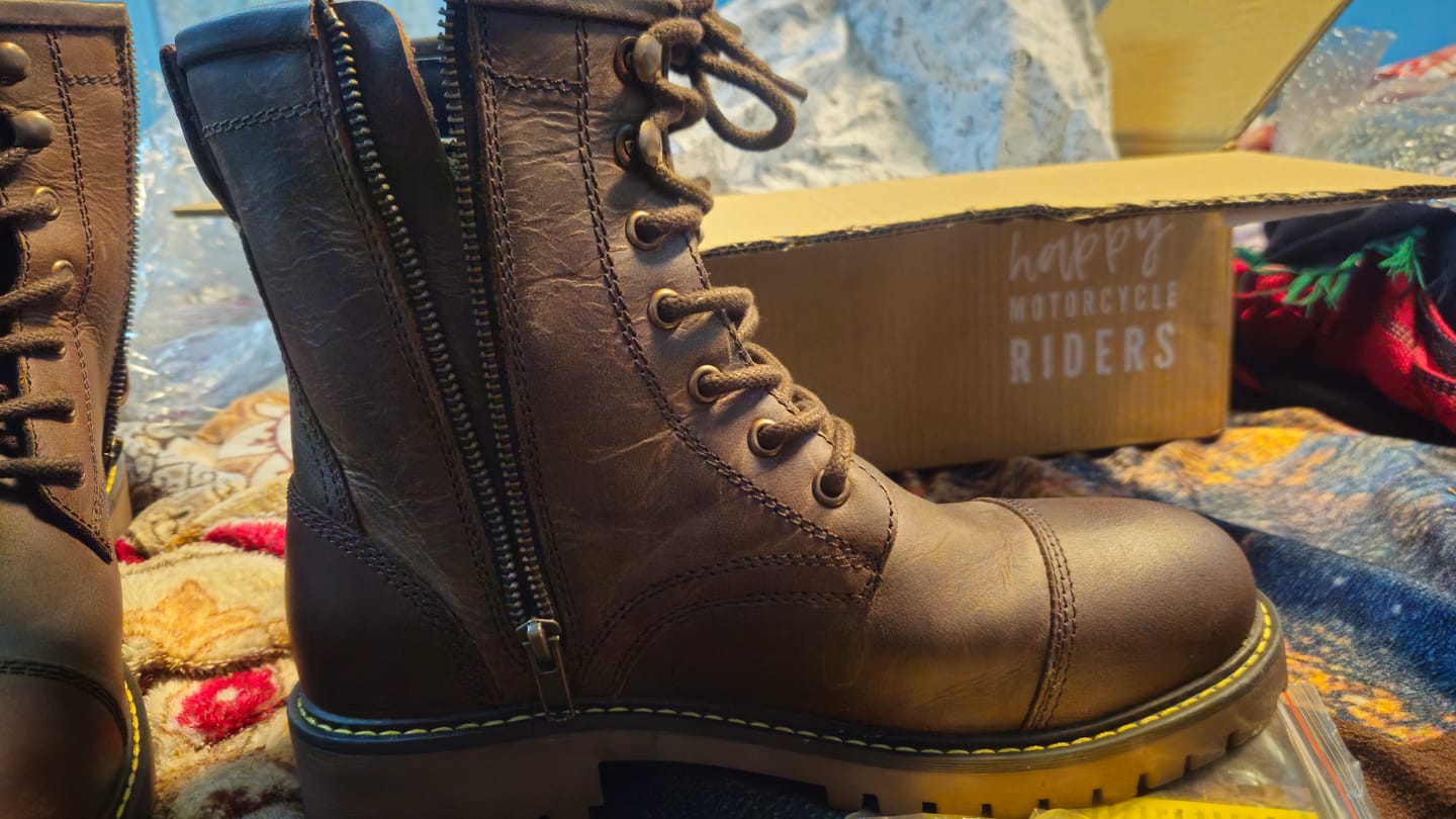Customer photo review of boots brute mocha