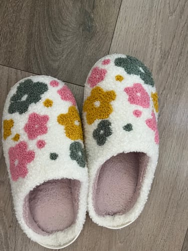 Customer photo review of Livia Flower Slippers