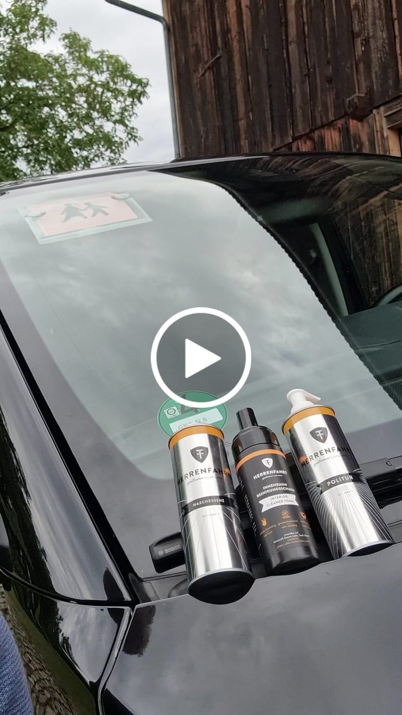Customer video review of Innenraumreiniger Schaum + Reinigungspad + Reinigungstuch